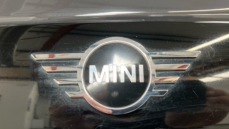 MINI Hatchback 2.0 Cooper S Exclusive II 5dr Auto [Comfort/Nav] Petrol Hatchback